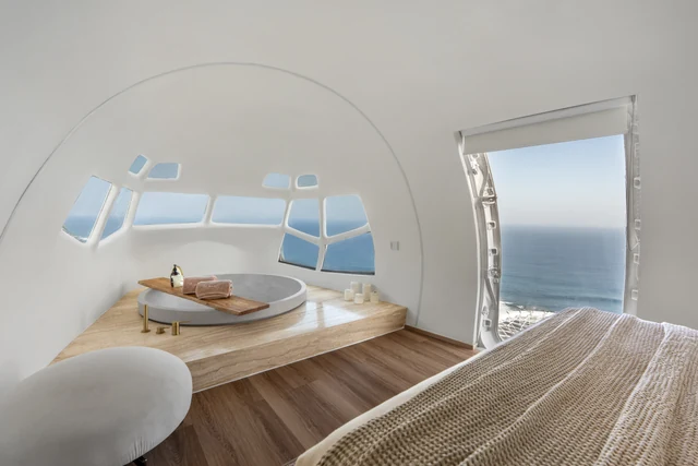 The bath, with the ocean through the windows